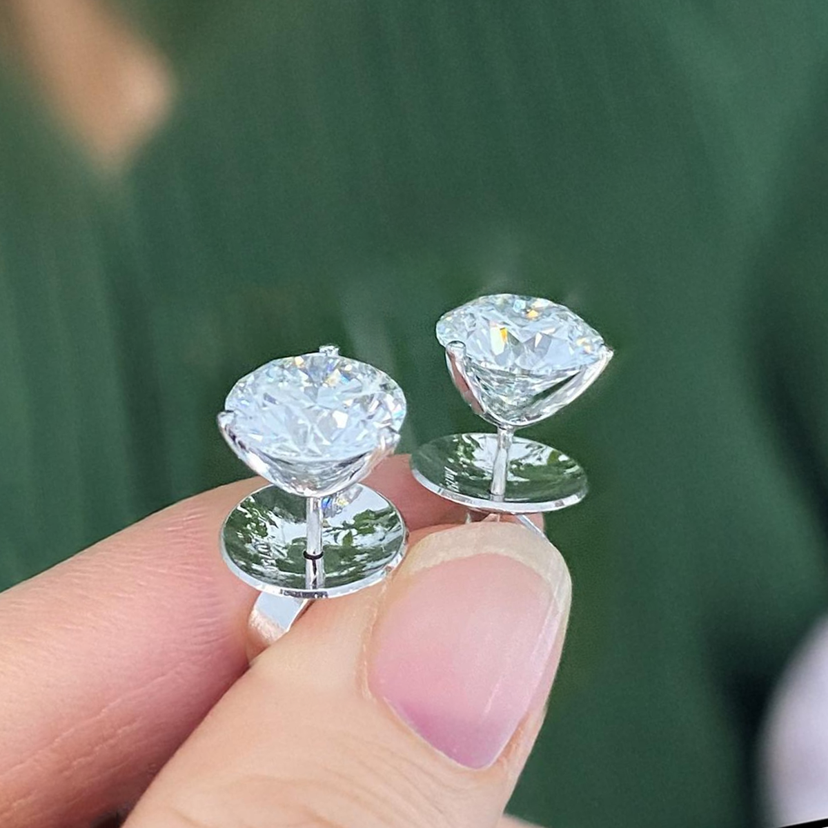 2ct Round Cut Diamond Stud Earrings